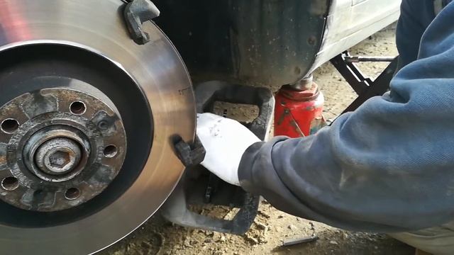 Brake pads replacement Vw Phaeton AUDI A8 3.0 TDI, 3.2 GASOLINE смотреть онлайн