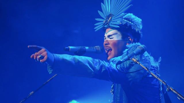 Empire Of The Sun - Standing On The Shore