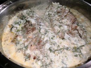 Карась в сметанном соусе на сковороде. (По старо- Русскому рецепту).