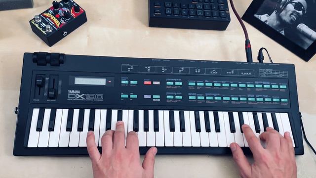 Yamaha DX100 Demo (no talking) смотреть онлайн