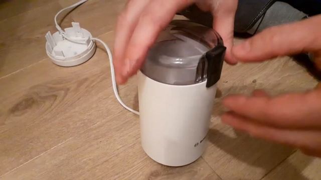 Naprawa/ jak rozebrać młynek do kawy BOSCH TSM6A 180W смотреть онлайн