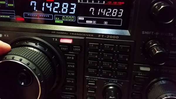 Yaesu FT-2000 functions and RX on 40M band.
