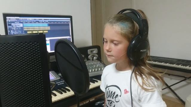 Лена Баталова. Песня "Колыбельная кукле" МБДОУ "Детский сад № 421" смотреть онлайн