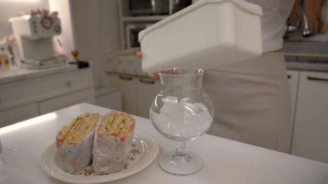 ENG)?자취생 방구석 먹방 파티, 치킨에 맥주 먹고 마약김밥 도시락 싸는 자취일상, 햄치즈 토스트, 냉털 김치볶음밥, 셀프 머리 자르기, 하리보젤리, 집 대청소 ?, 치킨인류 смотреть онлайн