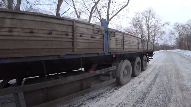 ВЫГРУЗКА В ГОЛОЛЕД...УЗКИЕ ПРОЕЗДЫ НА СТРОЙКУ смотреть онлайн