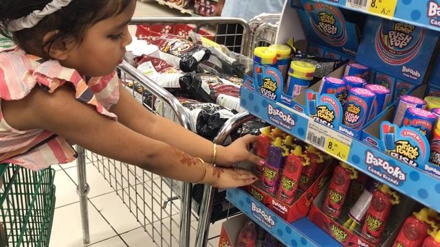 Nesto shopping ? for kid’s | Fujairah vlog | izza world смотреть онлайн