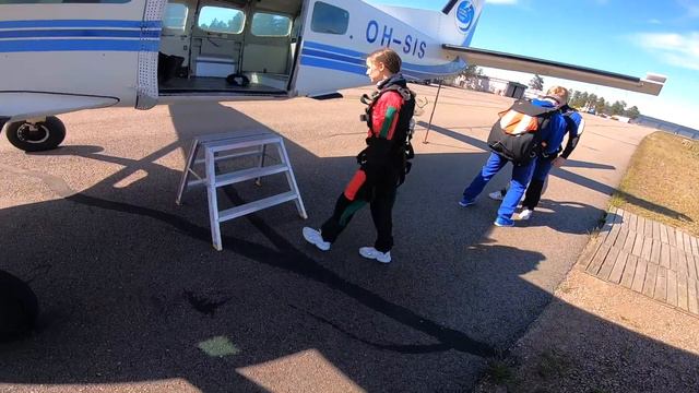 Мой Первый Прыжок С Парашютом | The First Parachute Jump смотреть онлайн