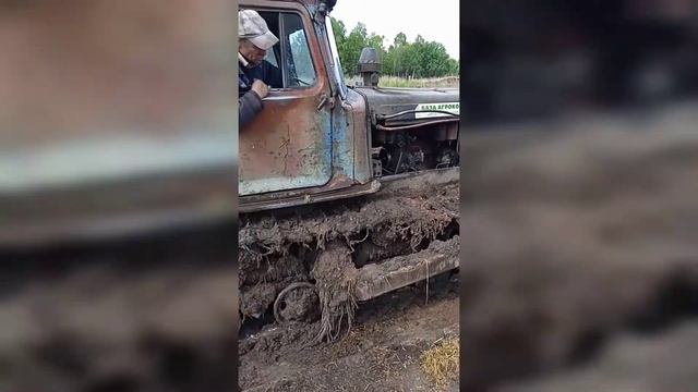 #к700 #дт75    к700 дт75  работа, хозяйство СПК  , плиты укладка.