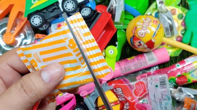 Some interesting and tasty candies with fant flyer and ASMR смотреть онлайн