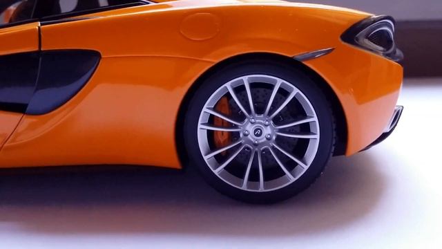Reviewing the 1/18 McLaren 570S by AUTOart смотреть онлайн