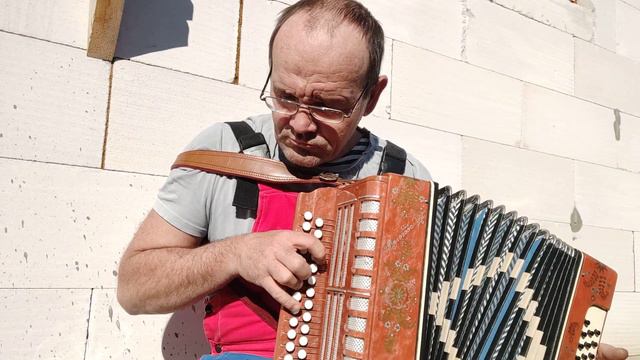 С гармонью на весеннем солнышке смотреть онлайн