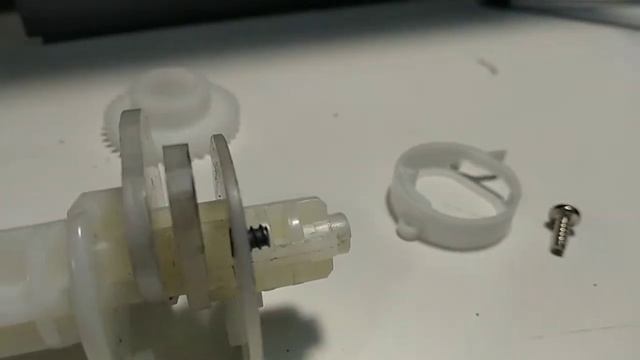 Epson l805 не берет бумагу, трещит, ремонт муфты захвата / does not pick up paper смотреть онлайн