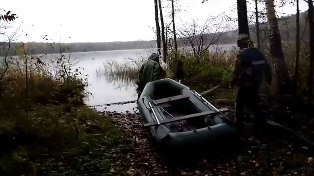 Озеро Глубоченка. Наибольшая глубина 5 метров.Раки и окунь есть точно. смотреть онлайн