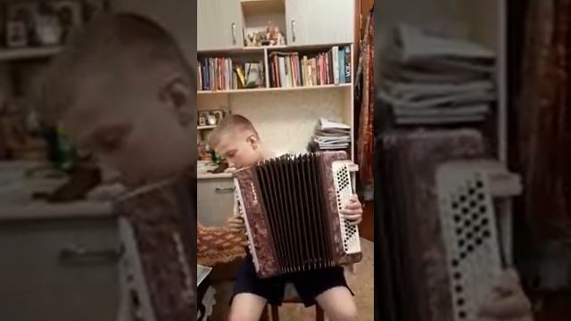 Вдовин Женя 3 класс А. Жилинский Латышская полька смотреть онлайн