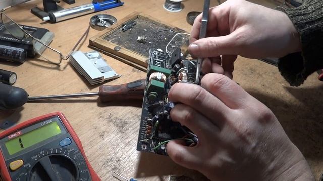 Блок питания XILENCE 480W сгорела горячая высоковольтная часть. Занижена дежурка. смотреть онлайн