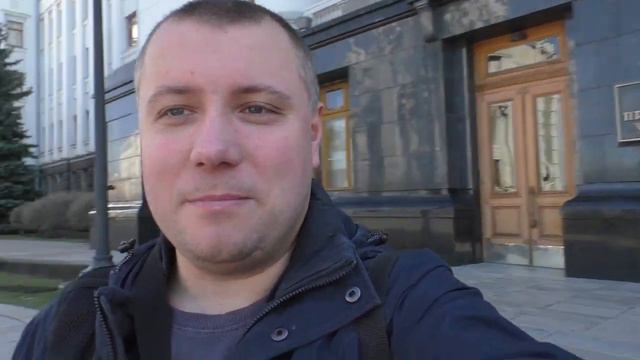 Игорь Зыден возле администрации президента Украины в день выборов 2019 смотреть онлайн