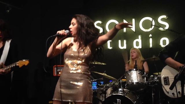Charli XcX - I Want Candy (live cover at SONOS Studios) смотреть онлайн