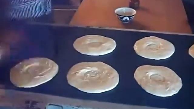 Узбекские лепёшки в Афинах смотреть онлайн