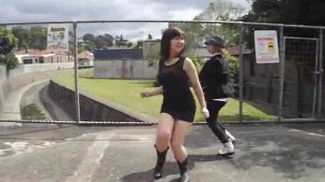 Moose&Kawaii's Hyuna JS - Troublemaker Dance cover смотреть онлайн
