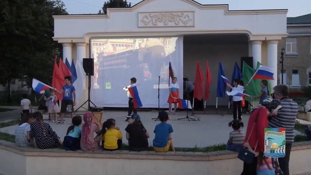 Дагестан. День флага России празднично отметили в городе Кизилюрте (22 августа 2019 года) смотреть онлайн