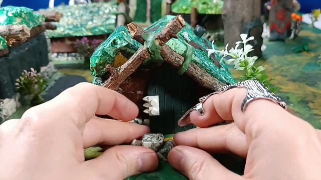 Дом из деревни орков. #Земля чудовищ #пластилин #лего