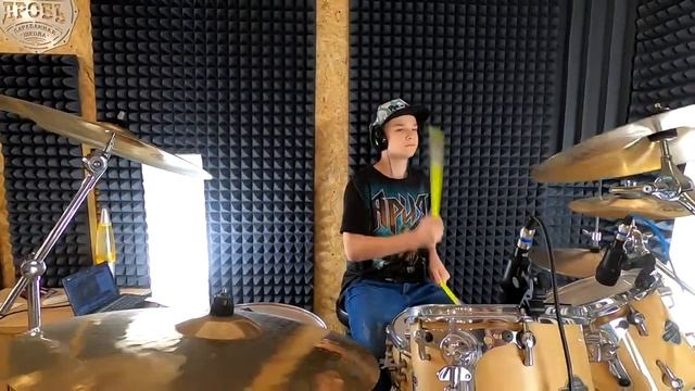 Nirvana- Come As You Are (кавер от Артемия)