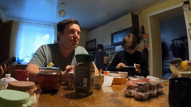 Спасли детей от холода... | Привезли подарки в многодетную семью смотреть онлайн