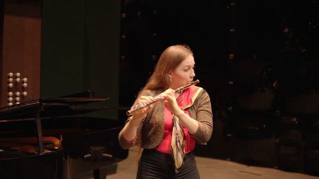 G. Ph. Telemann 6. Fantasia in D minor (Dolce—Allegro—Spirituoso)played by Hedvika Švendová on flut смотреть онлайн