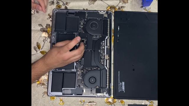 MacBook Pro 15" A1990 Housing with Keyboard Replacement смотреть онлайн