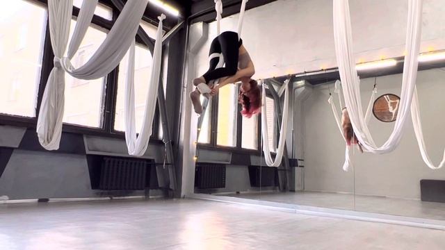 Воздушная акробатика. Петли. Гамак для йоги смотреть онлайн