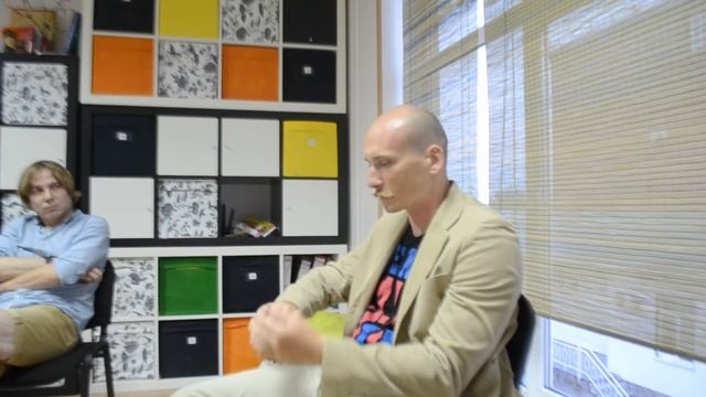 Почему нельзя наливать через руку смотреть онлайн