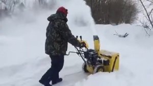 Снегоуборщик Целина СМ-626Э в работе