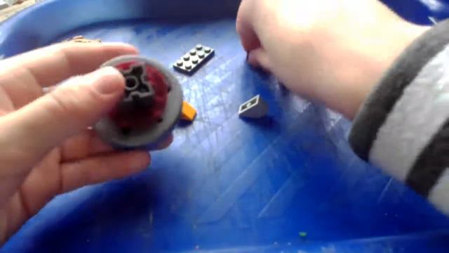 САМЫЙ ЛЁГКИЙ СПОСОБ СДЕЛАТЬ БЕЙ БЛЕЙДЫ ИЗ ЛЕГО!!! смотреть онлайн