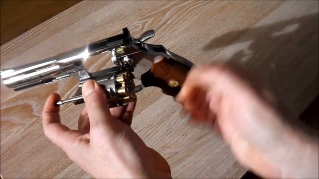 UMAREX COLT PYTHON .357 MAGNUM CO2 BB REVOLVER смотреть онлайн