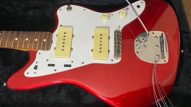 Fender American Ultra Stratocaster HSS vs. Old School Fender Jaguar Jazzmaster смотреть онлайн
