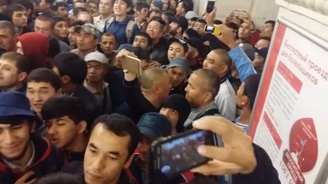 Уроза Байрам 2017 в метро проспект Мира смотреть онлайн