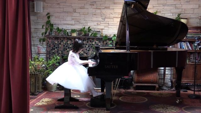 Arianna Lu age 5 Chopin Mazurka Op67 No2 смотреть онлайн