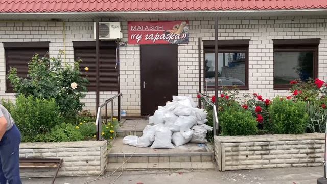 Навес. Козырек возле магазина. 20.06.2023