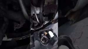 Замена лампы ближнего света Форд Транзит 2010 год.