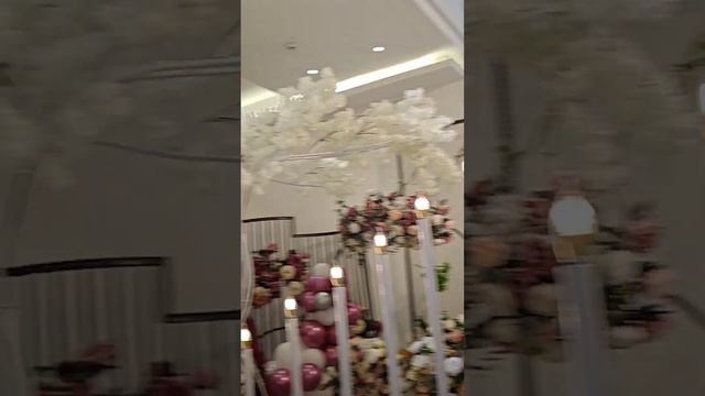 просто цветочный солон в Эрбиле,столице Курдистана на территории Ирака я таких салонов ещё не видел смотреть онлайн