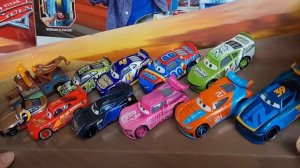 Обзор набора Тачки Кубок Поршня Mattel