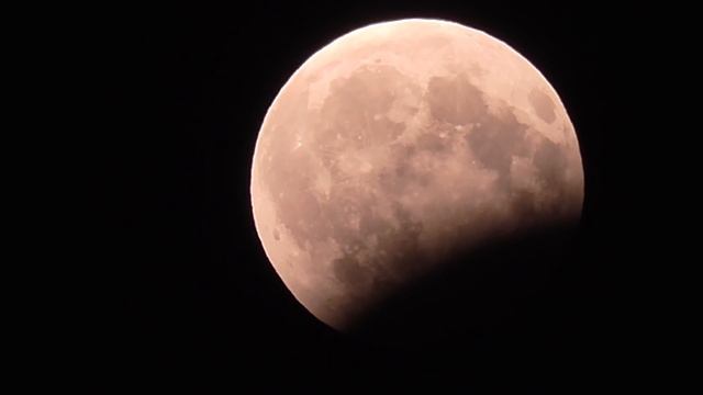 Лунное затмение 07.08.2017 (200х Zoom Full HD) смотреть онлайн