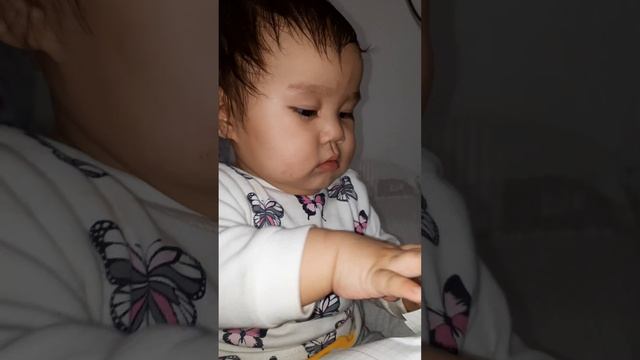 Почему ребёнок ест бумагу? смотреть онлайн