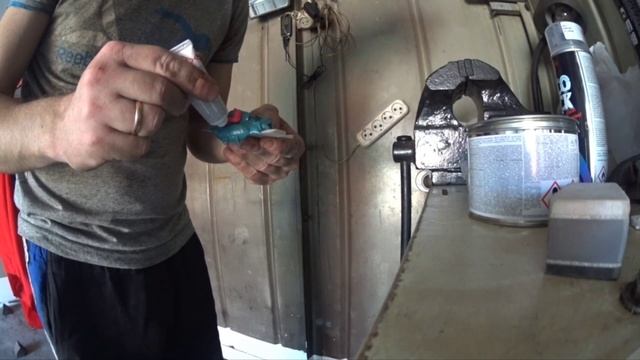 КАК НЕ НУЖНО КРАСИТЬ АВТО ?. НО МЫ ВСЕ ЖЕ ПОКРАСИЛИ ?. ПОКРАСКА ПОРОГОВ И АРОК С БАЛОНЧИКА. смотреть онлайн