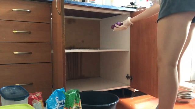 Разбираю шкаф у мамы. Жарим мясо на улице. смотреть онлайн