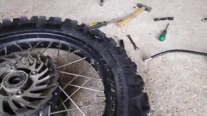 Как поменять резину на мотоцикле за 5 минут