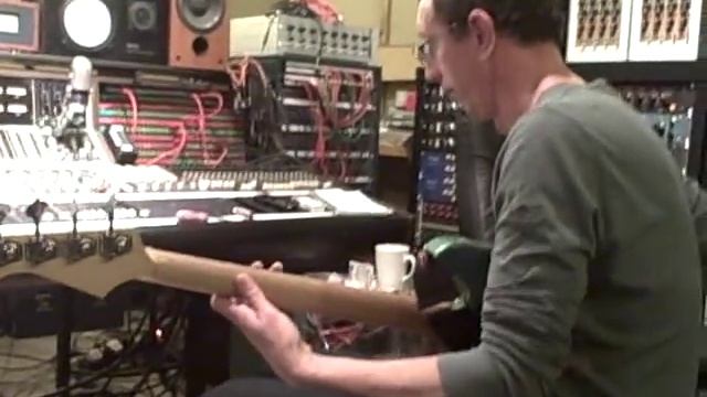Alain Clark & Pino Palladino in the studio - Good Days (recording Bass) смотреть онлайн
