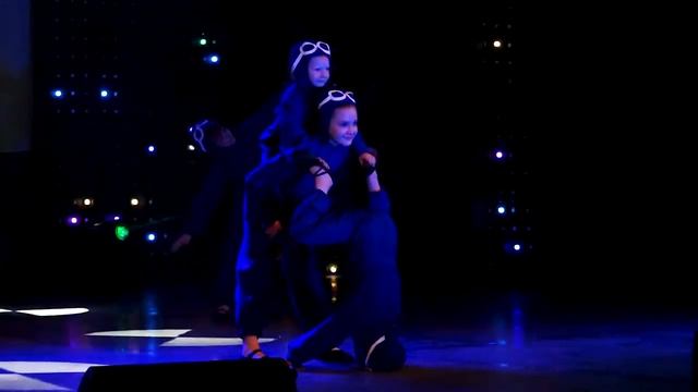 Школа танца TWINS “Пилоты» 2-ая Команда смотреть онлайн
