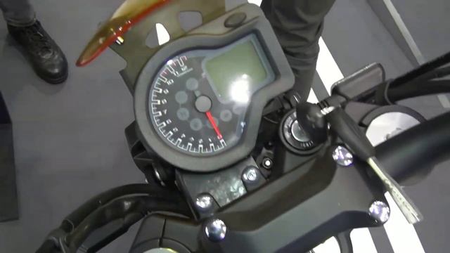 RUSI CYCLONE 400cc Overview and Specifications смотреть онлайн