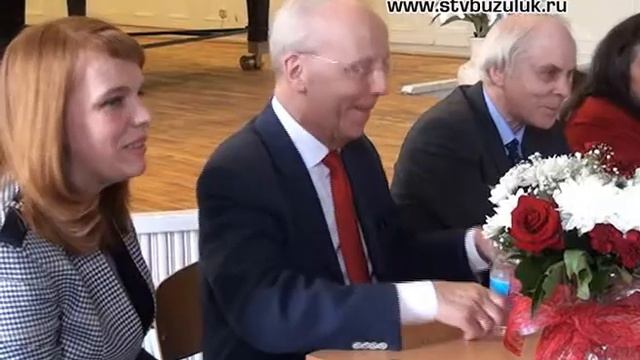 Пресс-конференция в музыкальном колледже смотреть онлайн